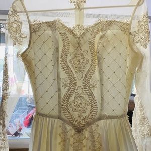 Vintage wedding dress